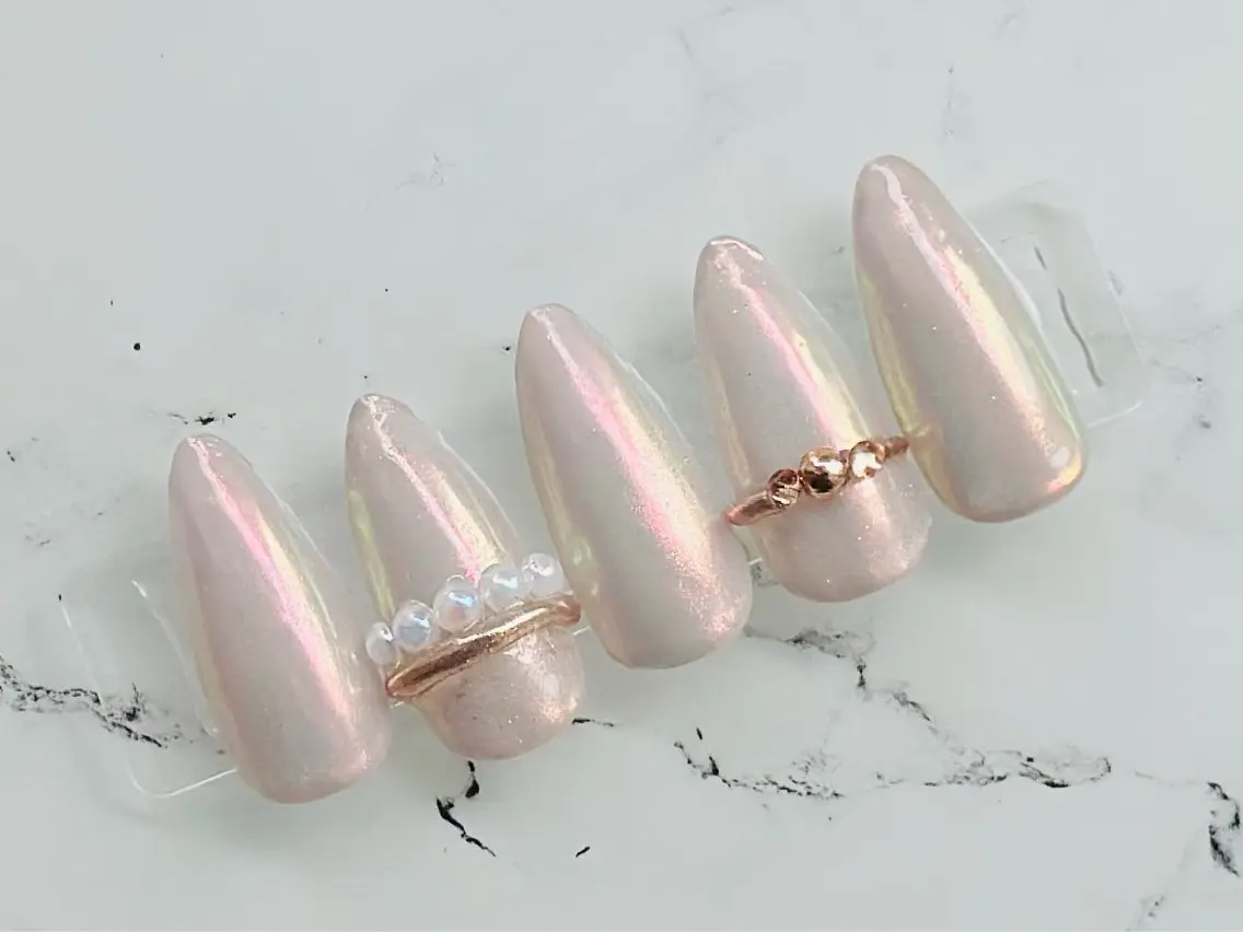 ネイル 入学式 卒業式 ブライダルネイル nailsalon oluoluのネイルデザイン