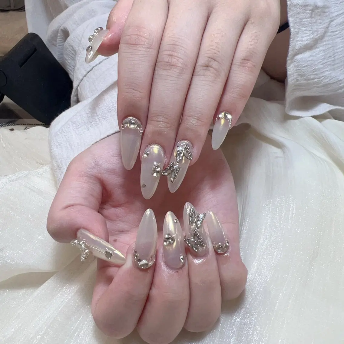 ネイル オーロラネイル ガーリー ハート 韓国ネイル マグネットネイル ハンドネイル 🎀nana🫧 ワンホンネイル🎀のネイルデザイン