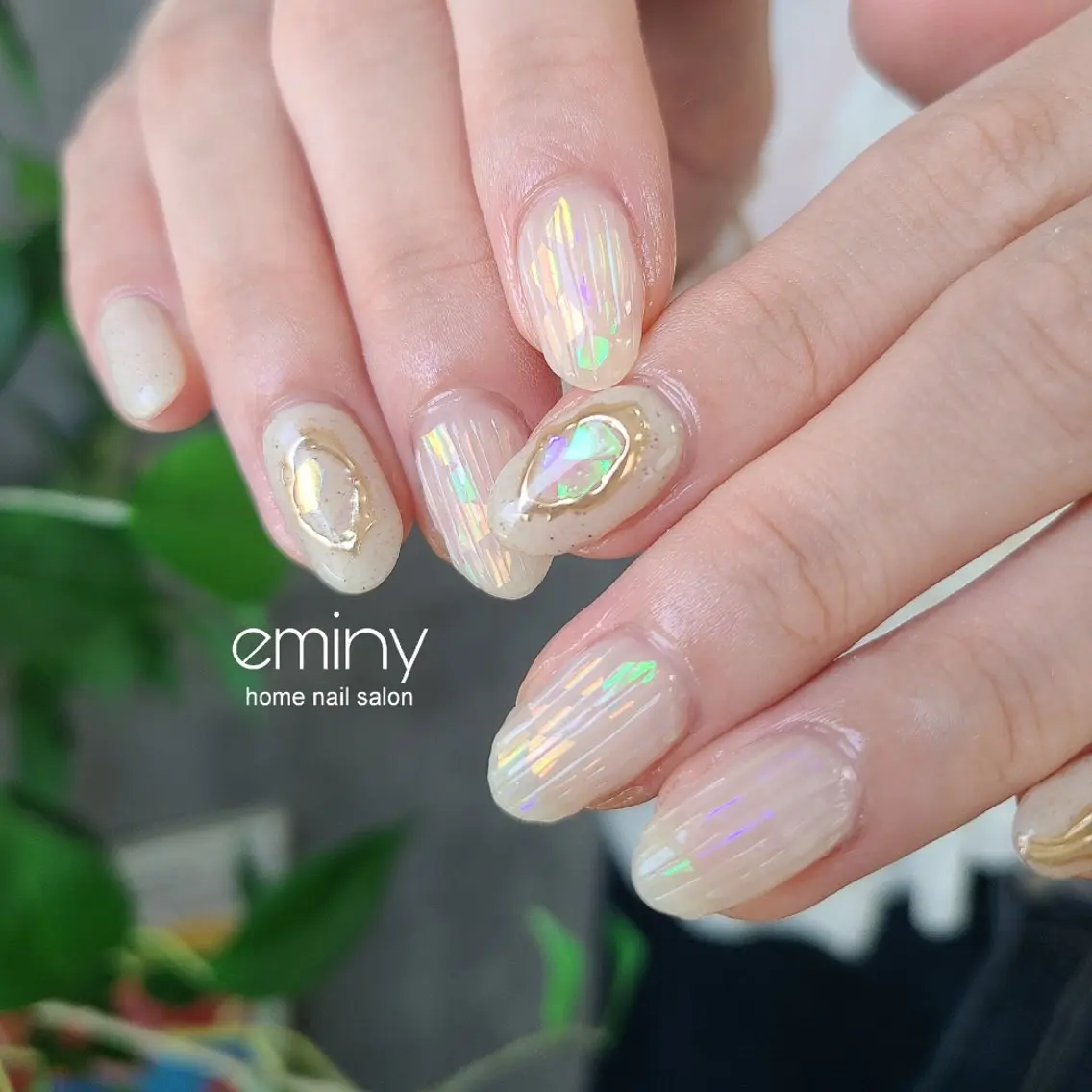 ネイル オーロラネイル ジェルネイル キラキラネイル オフィスネイル ぷっくりネイル ハンドネイル nail salon  eminyのネイルデザイン
