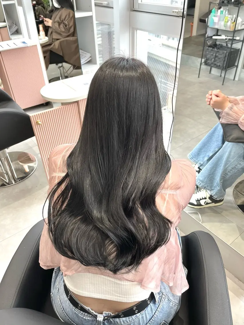 ロング レイヤーカット 岸田 悠佑のヘアスタイル