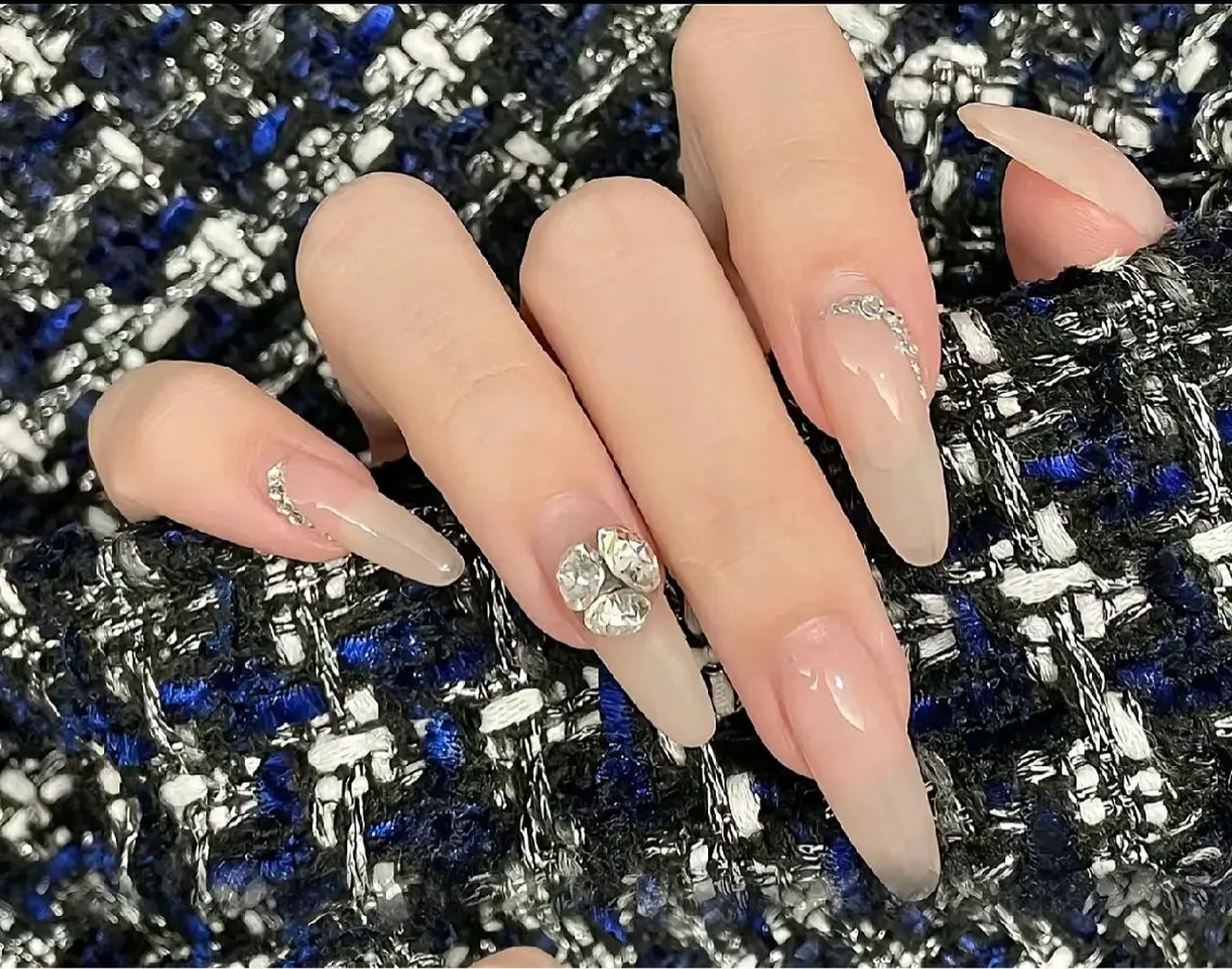 ネイル ハンドネイル 🎀 NaNa_nailのネイルデザイン