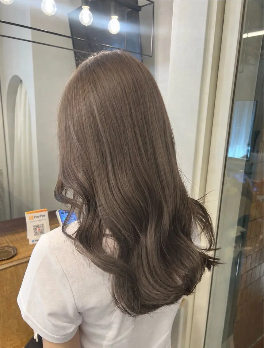 セミロング nui 三宮のヘアスタイル