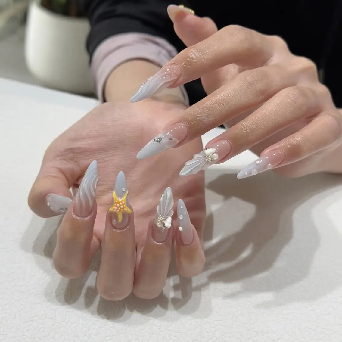 ネイル MOON nailsのネイルデザイン