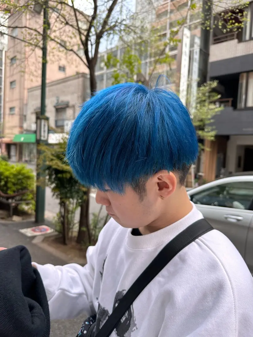 ショート カラー ブリーチ ブルーカラー ハイライトカラー ハイトーンカラー ハイライト カット ヘアカラー 新宿御苑前/新宿 Ryuseiのヘアスタイル