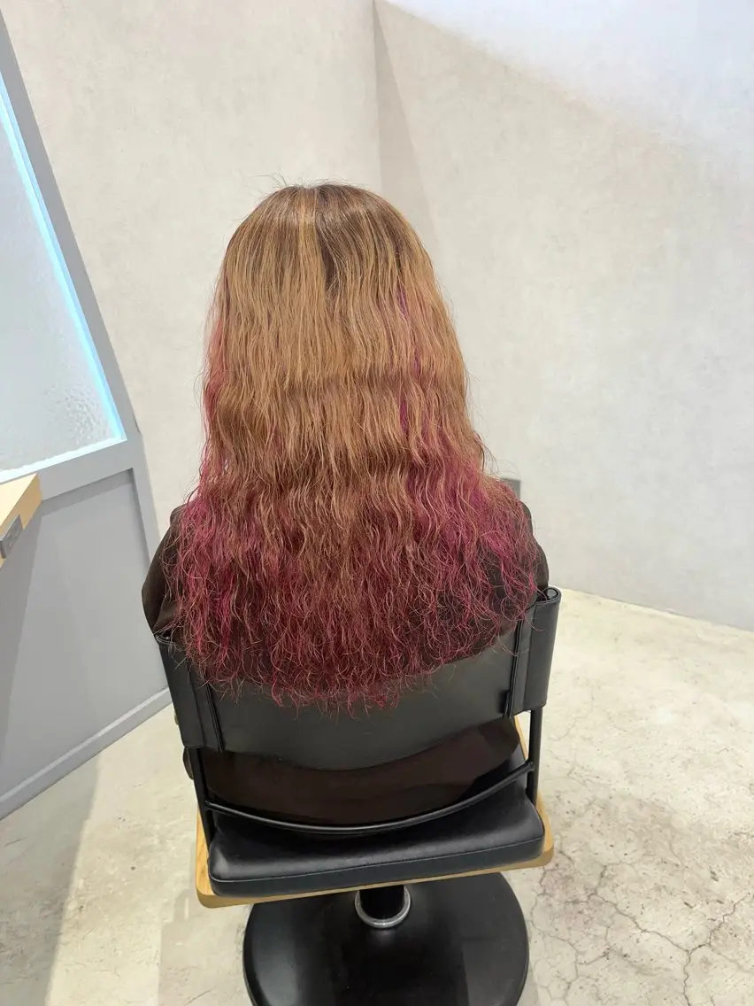 ロング カラー パーマ インナーカラー ヘアカラー 福島 果音のヘアスタイル
