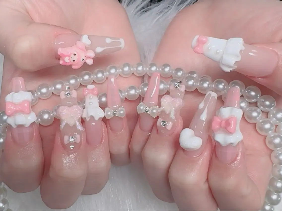 ネイル フレンチネイル ジェルネイル ガラスフレンチ ハロウィン ハート ハンドネイル H.baby Nail Salonのネイルデザイン