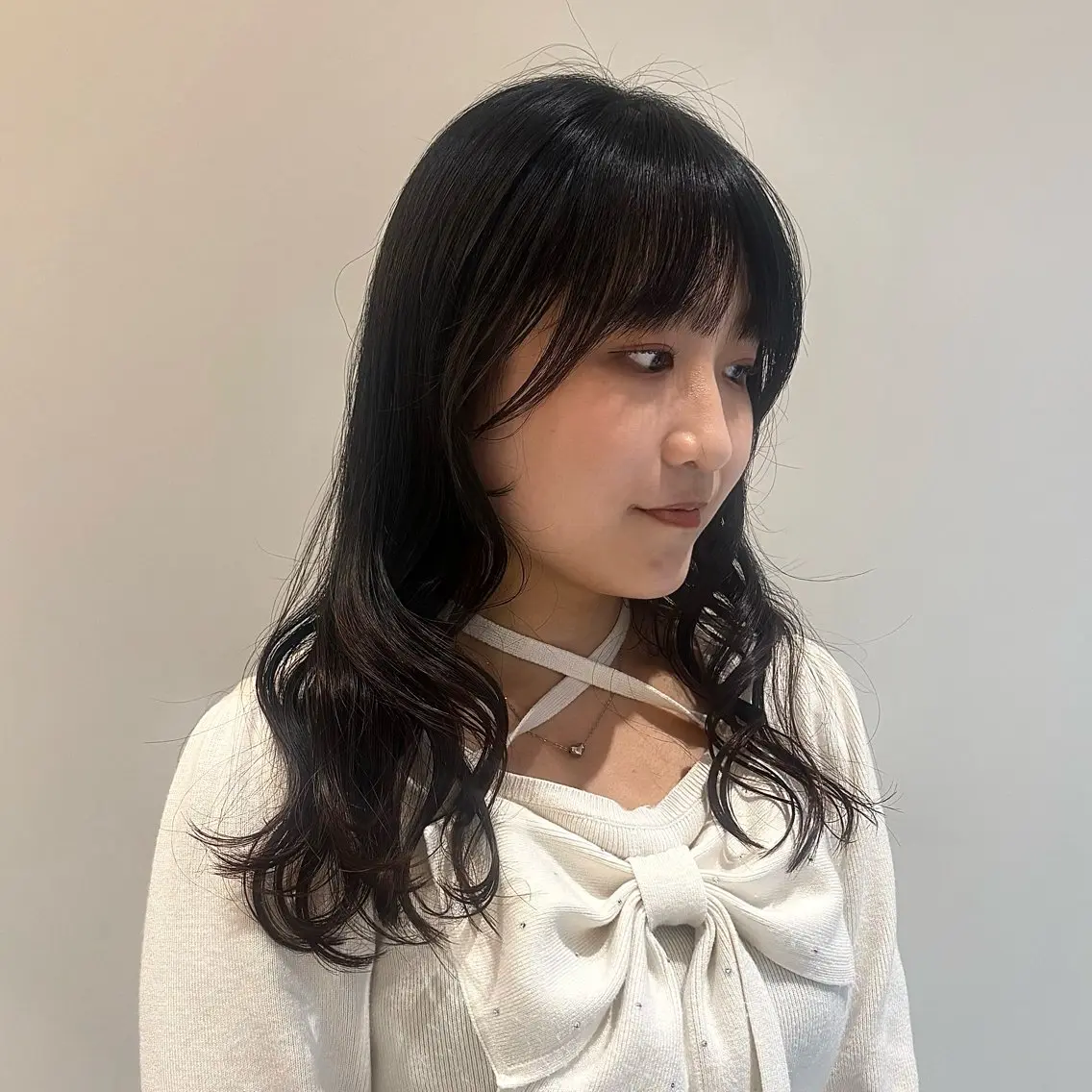 セミロング 蓑輪璃央 ショートカットのヘアスタイル