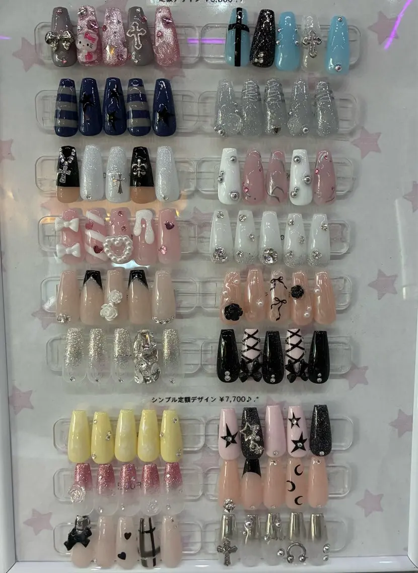 🐾ワンホン･ガーリー･y2kデザイン定額メニュー🐾ネイルハンドモデル募集(※長さだし不可)オフ可能です✨️の写真