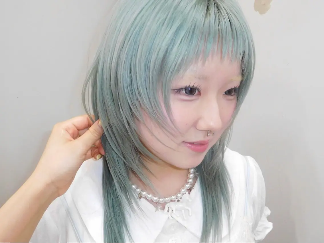 ミディアム カラー カット ひな🐥ハイトーン/ レイヤーカット🎼のヘアスタイル