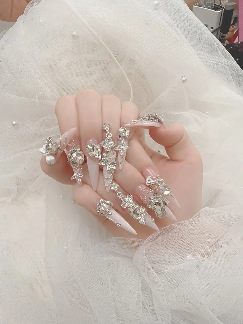 ネイル オーロラネイル クリアネイル ジェルネイル ガーリー 韓国ネイル ハンドネイル Sakura Nail Salonのネイルデザイン