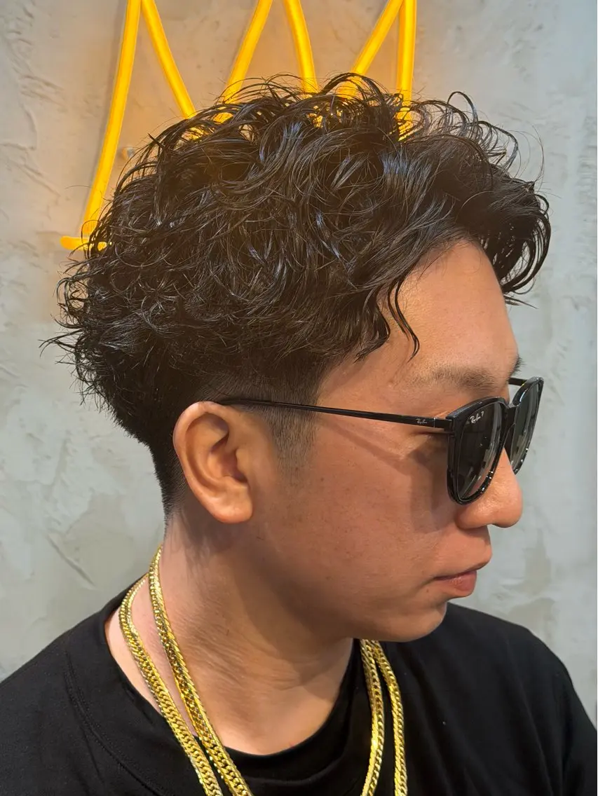 ショート パーマ メンズ メンズパーマ メンズスパイラルパーマ スパイラルパーマ YUUTO 【メンズ限定】のヘアスタイル