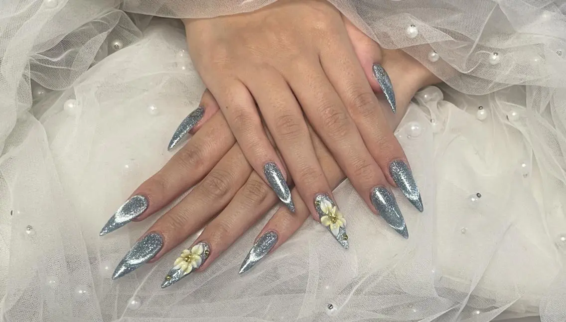 ネイル 渋谷T&B りお ロング無制限中💫のネイルデザイン