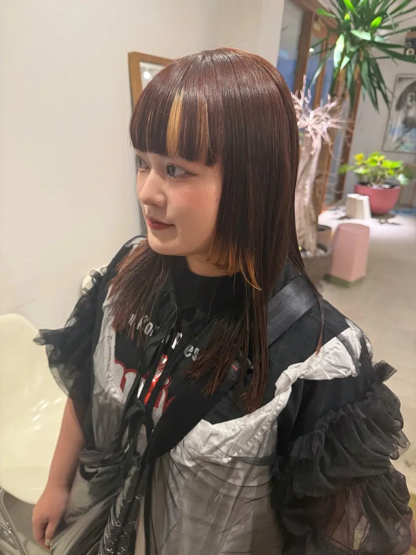 ミディアム カラー デザインカラー オレンジ 中村 日伊菜のヘアスタイル