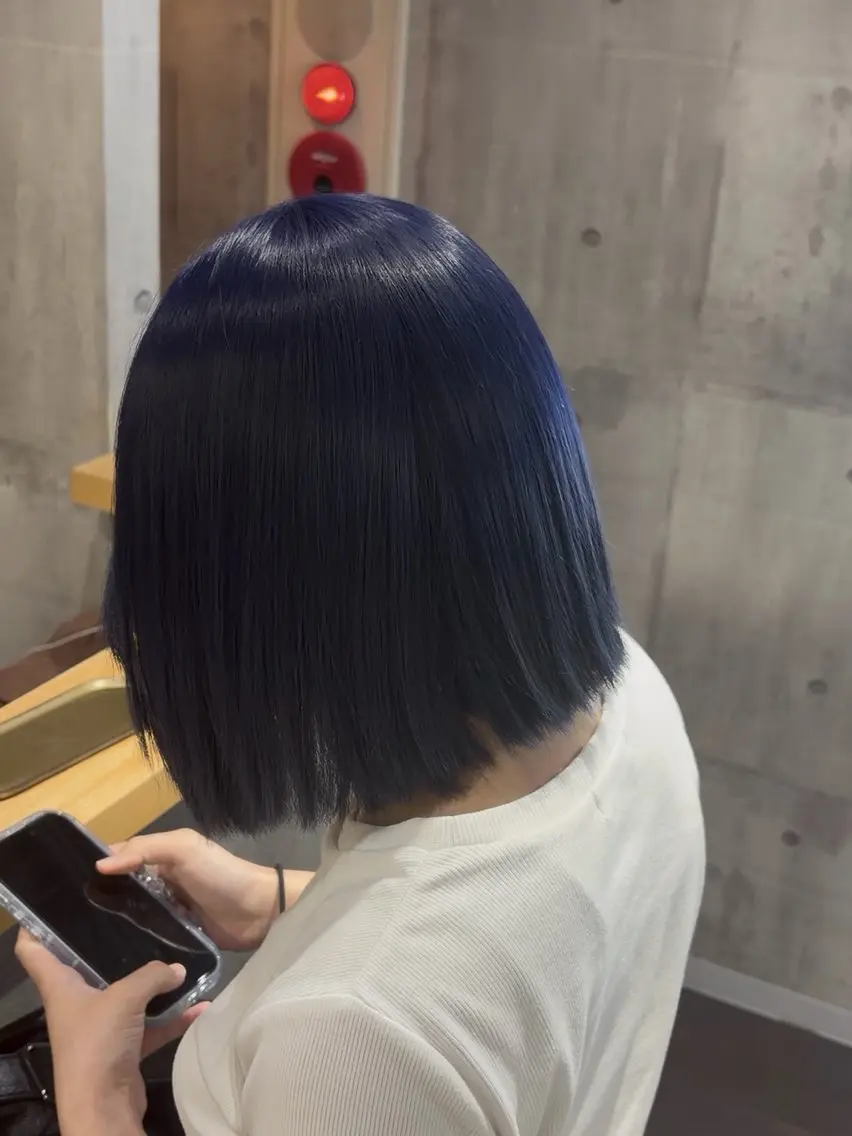 ショート ヘアカラー 💙透明感カラー推し 🇰🇷ココロ🦋のヘアスタイル