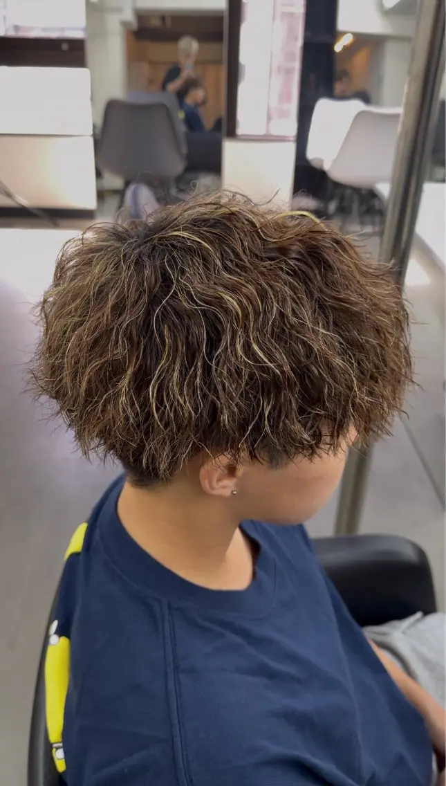 パーマ メンズ メンズパーマ ツイストスパイラルパーマ スパイラルパーマ カット パーマ 🔥メンズ特化🔥 メッシュ/パーマのヘアスタイル