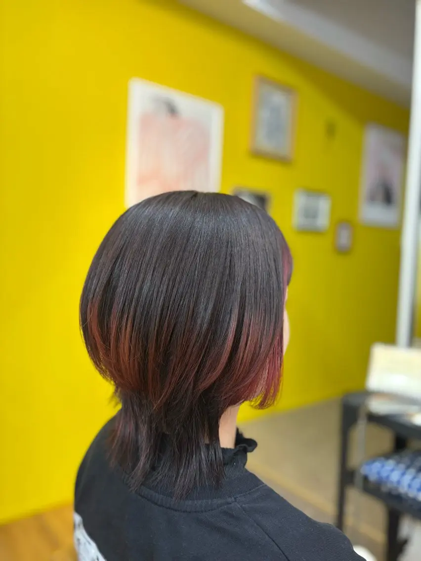 ミディアム カラー ブリーチ ウルフカット カネコ ナナミのヘアスタイル