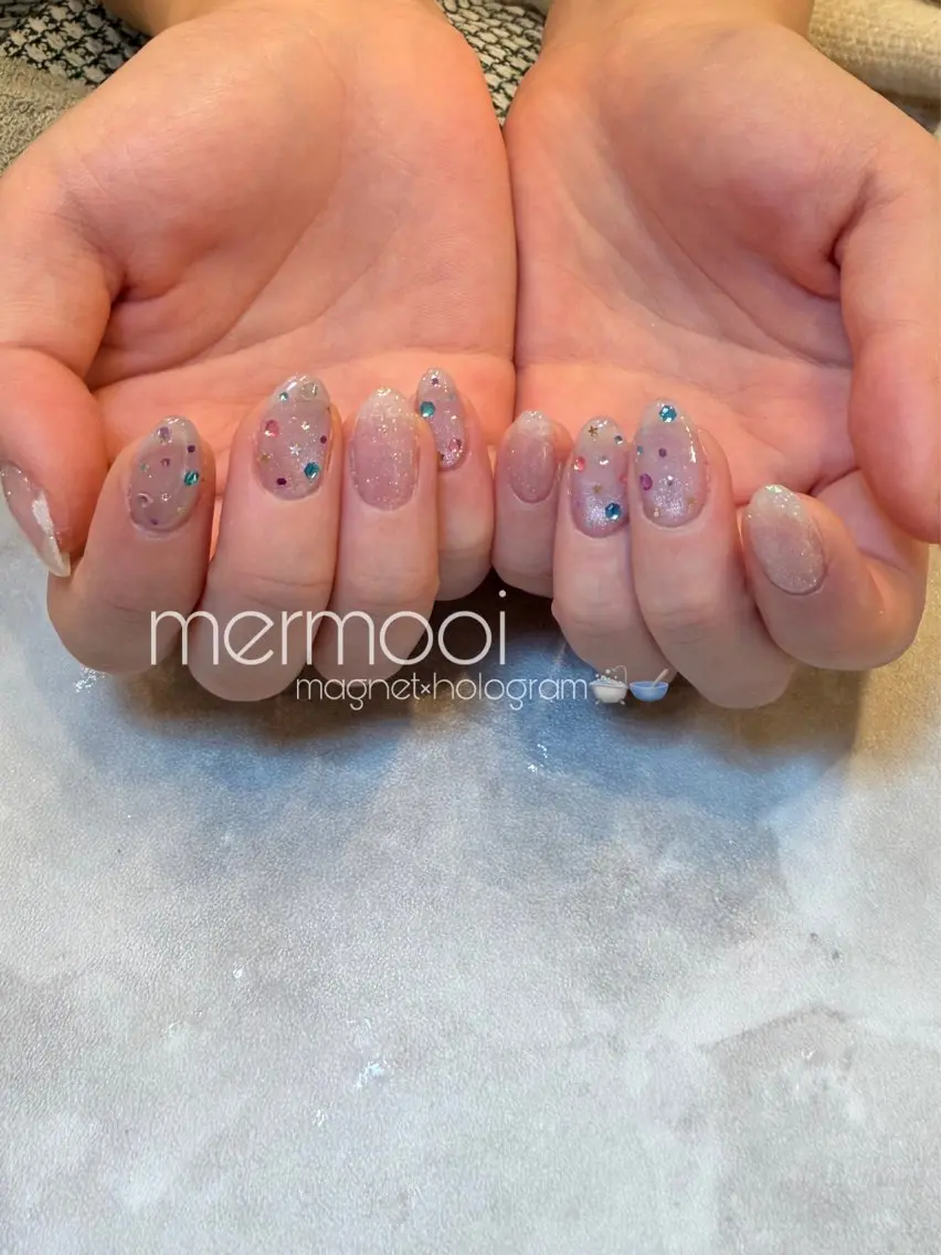 ネイル ドット ホログラムネイル キラキラネイル ハンドネイル mermooi nailのネイルデザイン