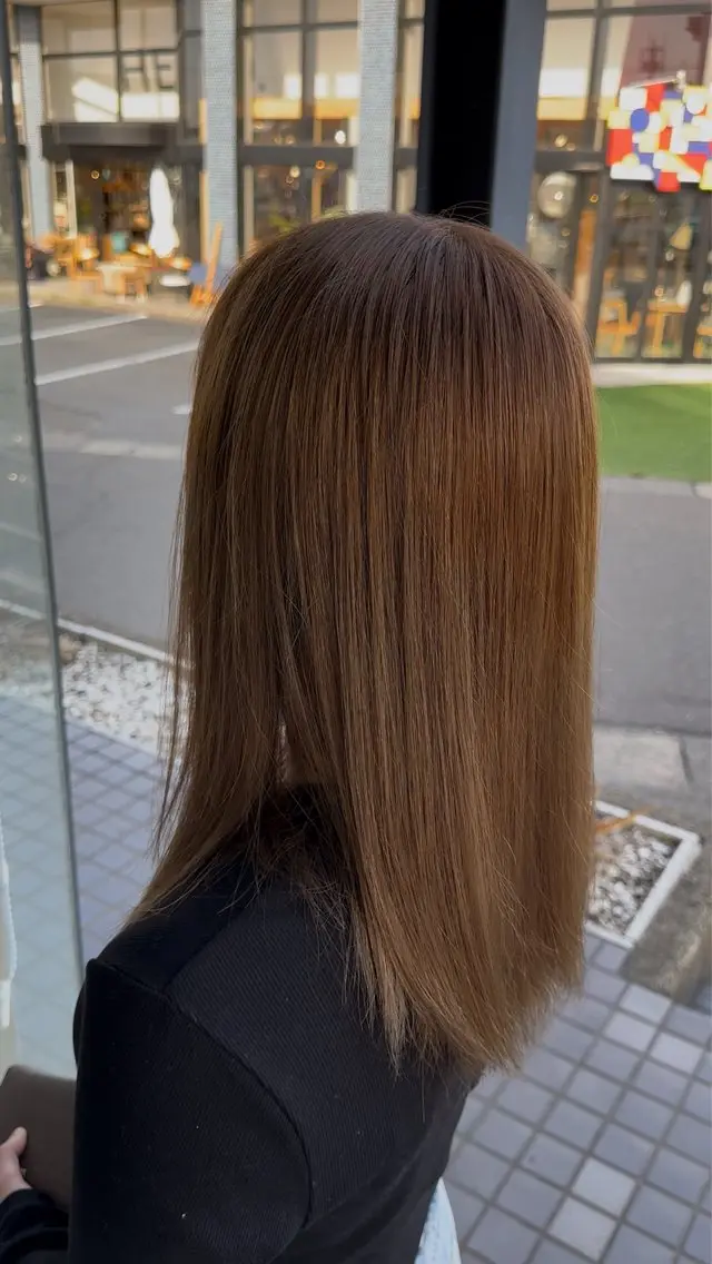 ミディアム カラー ベージュカラー arika オケシ　リョウダイのヘアスタイル