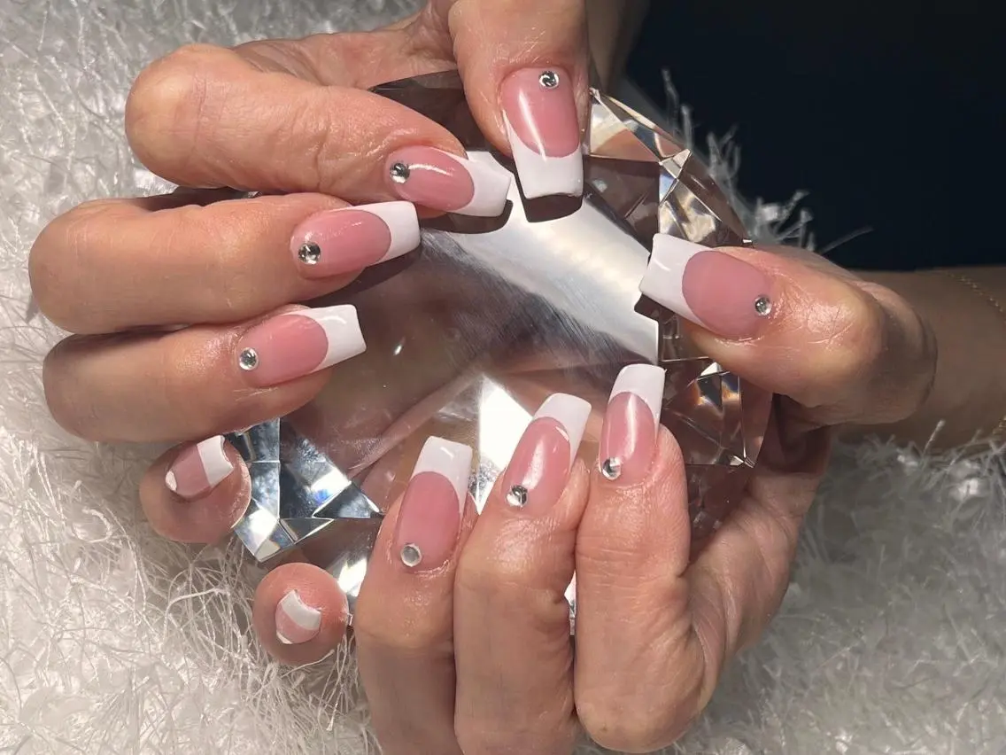 ネイル オーロラネイル 長さ出し フレンチネイル ジェルネイル グラデーション ハンドネイル Nail&eye Belire 新宿のネイルデザイン