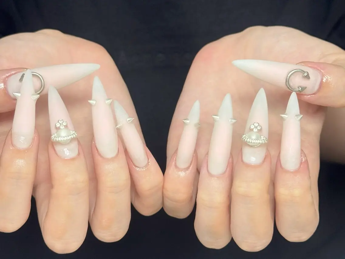 ネイル オーロラネイル 長さ出し フレンチネイル ジェルネイル マグネットネイル ハンドネイル Luci Nail Shinokuboのネイルデザイン