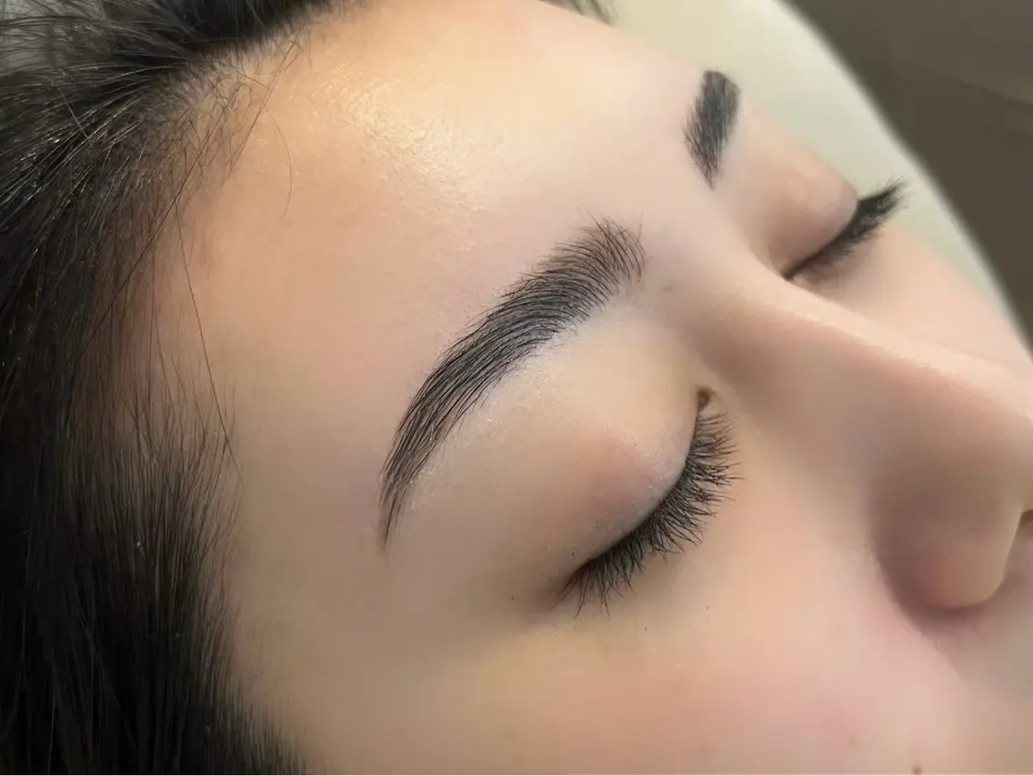 【美眉デザイン】眉毛WAX脱毛＋間引き付きの写真