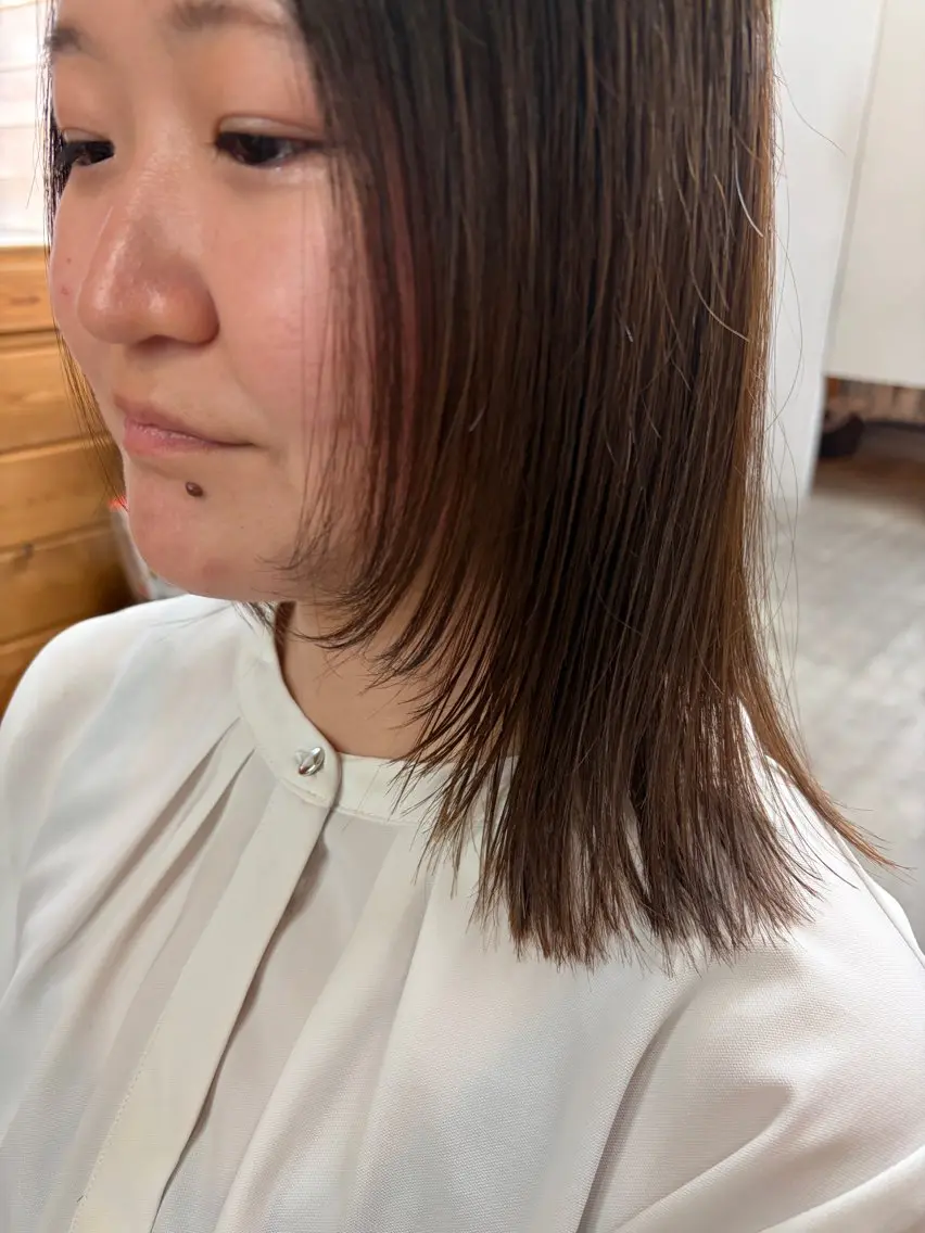 ミディアム 顔まわりレイヤー レイヤーカット 杉本 涼音のヘアスタイル