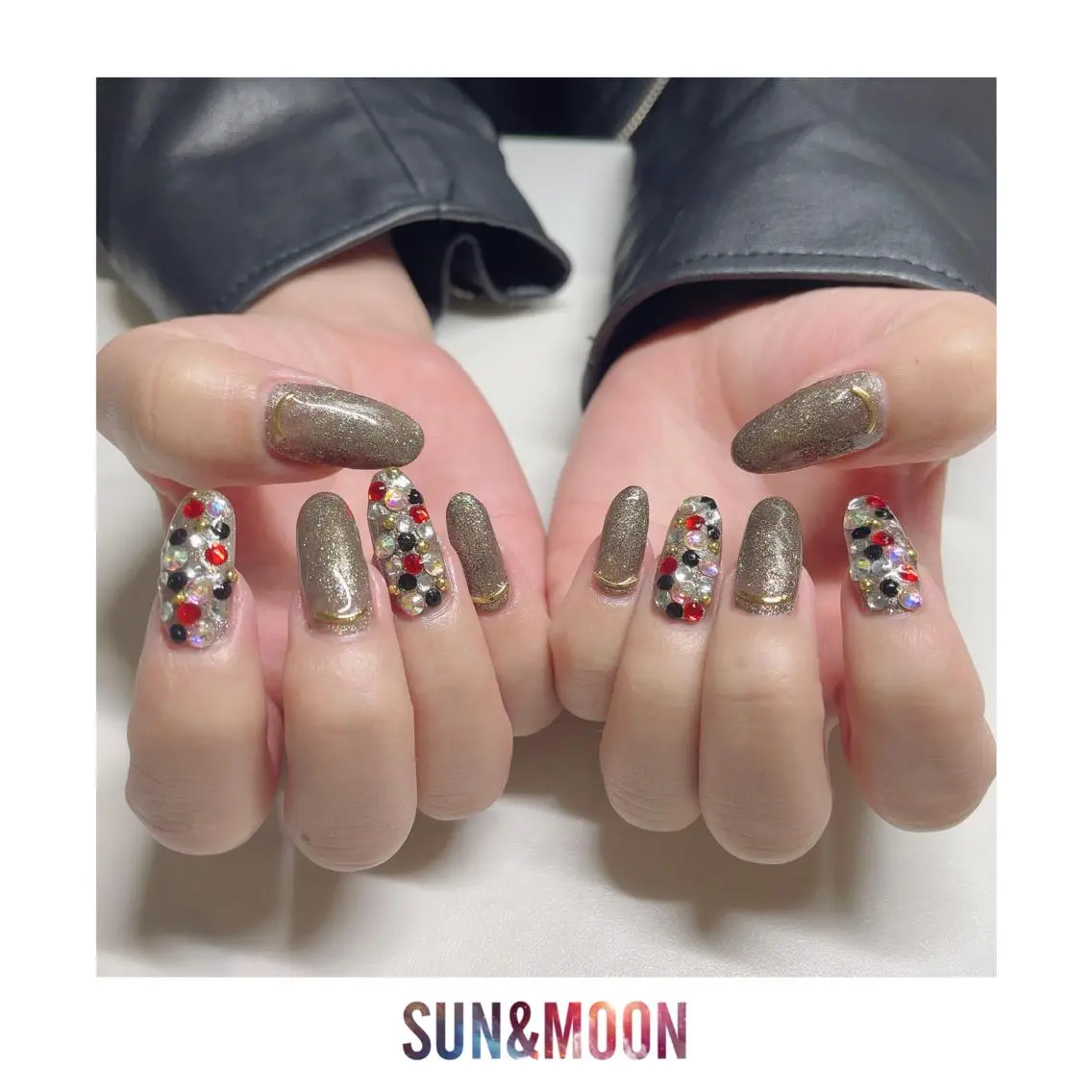 ネイル SUN&MOON REOのネイルデザイン