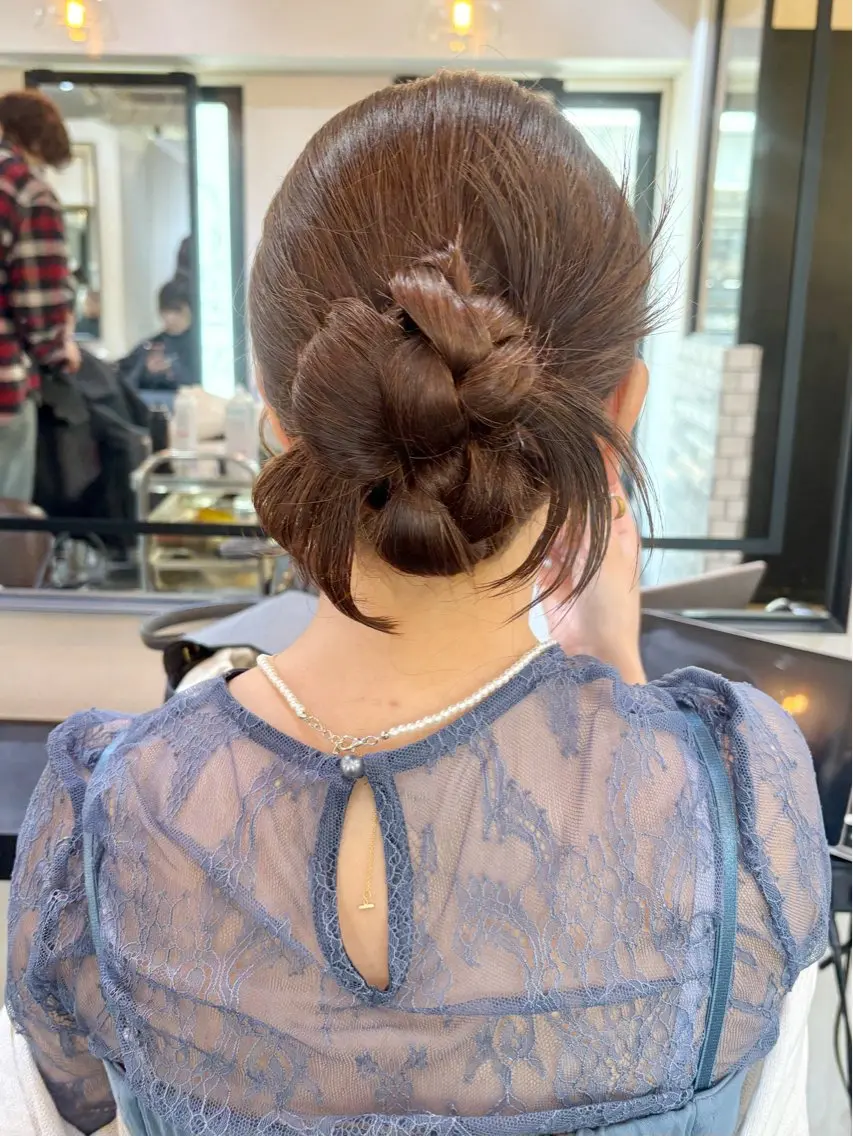 セミロング ヘアアレンジ 結婚式・ブライダル ヘアセット 艶ピンク*ヘアセット 🌙shioriのヘアスタイル