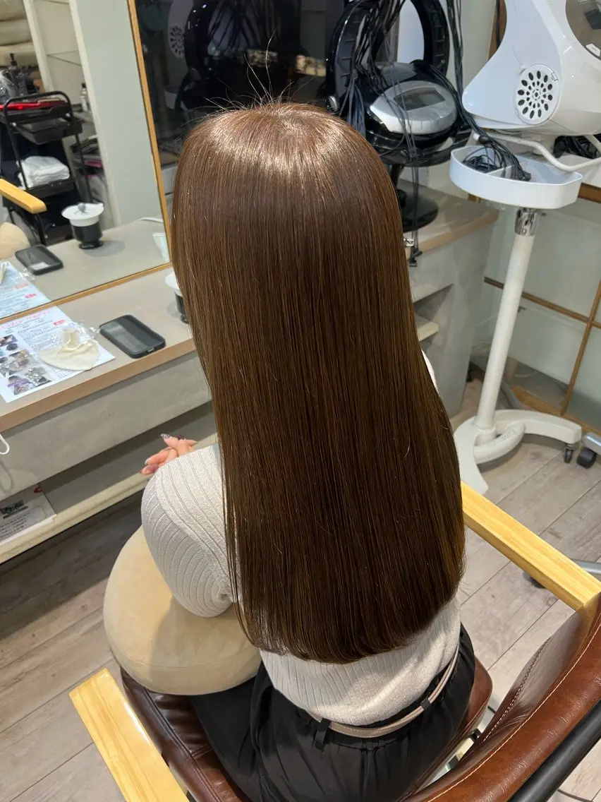 カラー ベージュカラー ブリーチ 透明感カラー ブリーチなしカラー 高山 穂香のヘアスタイル