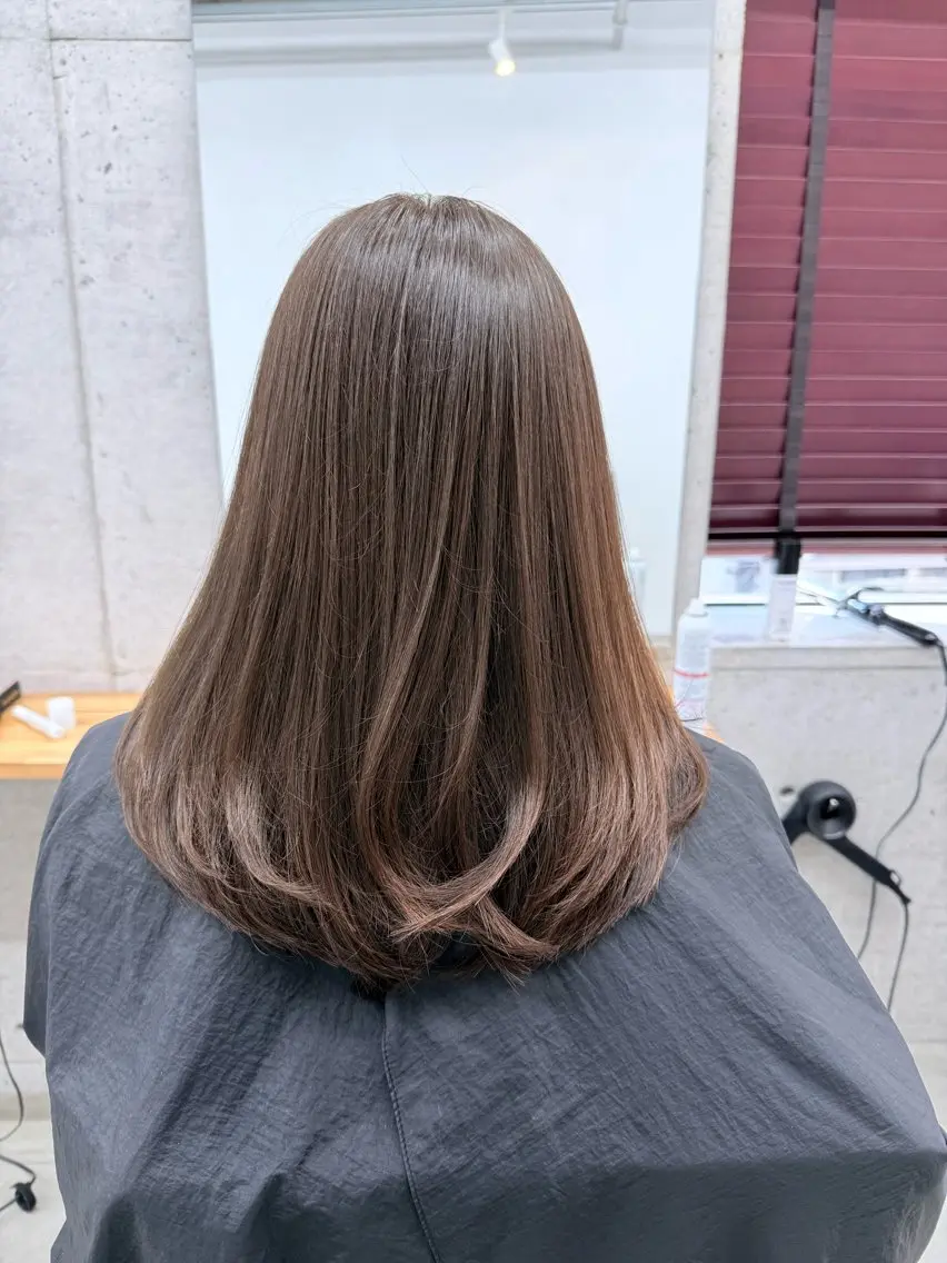 セミロング カット ヘアカラー 葉 /レイヤーカットのヘアスタイル