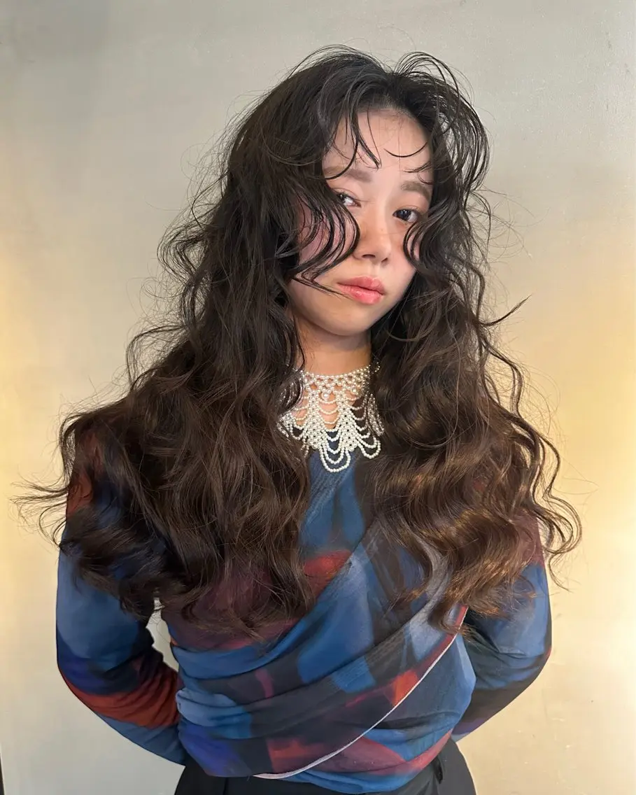 ロング カラー ヘアアレンジ MIYU/ケアブリ ーチカラー／デザインのヘアスタイル