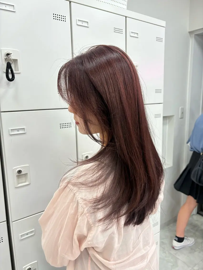 ロング カラー 抜け感レイヤー︴ ニュアンスカラーのヘアスタイル