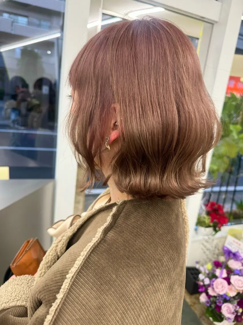 ミディアム カラー ベージュカラー ピンクカラー ピンクベージュ illatos あやののヘアスタイル