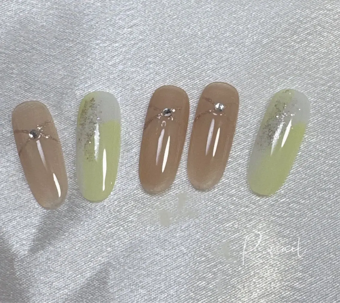 ネイル Rネイルサロン 研修のネイルデザイン