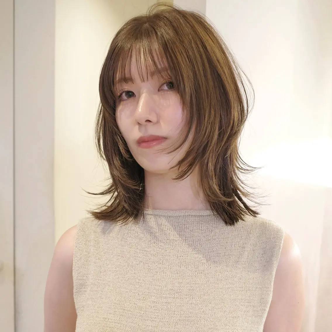 ミディアム カラー ボブレイヤー ミディアムレイヤー ブリーチ 透明感カラー ダブルカラー カット ヘアカラー トリートメント nonoka オリーブ/レイヤーのヘアスタイル