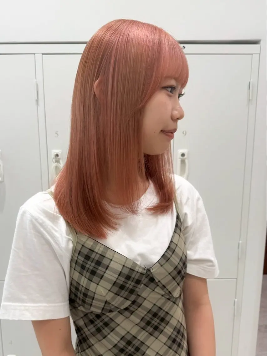 セミロング カラー ヘアアレンジ ブリーチ ダブルカラー イヤリングカラー イルミナカラー ブリーチなしカラー 立川レイヤー 透明感カラーaoiのヘアスタイル
