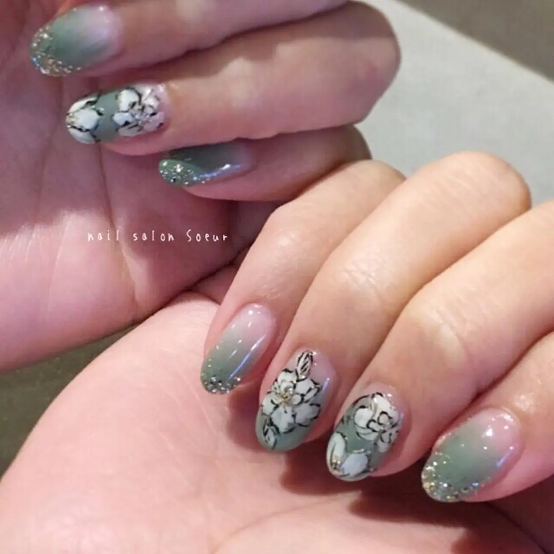 ネイル アートネイル フラワーネイル ジェルネイル グリーン 持ち込み ハンドネイル nail salon Soeurのネイルデザイン