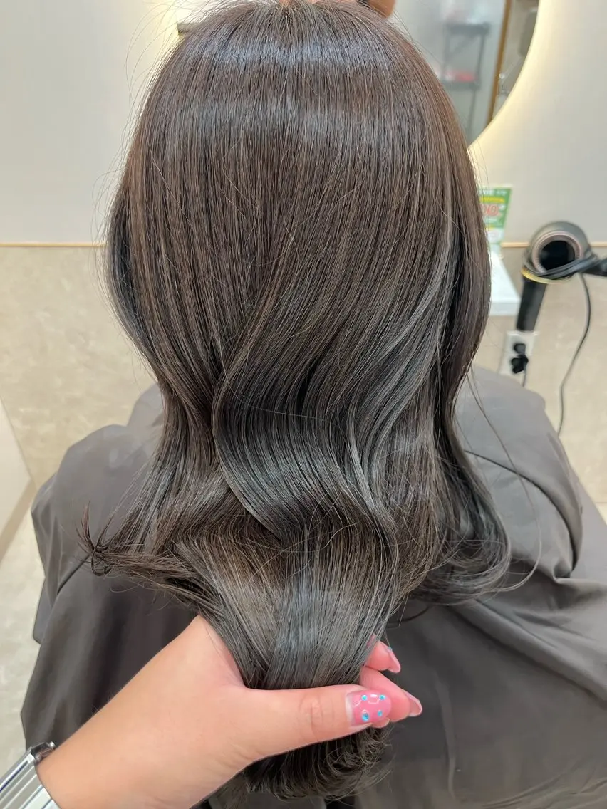 セミロング カラー 透明感カラー ミント くびれヘア くびれレイヤー レイヤーカット カット ヘアカラー トリートメント 原田 愛梨のヘアスタイル
