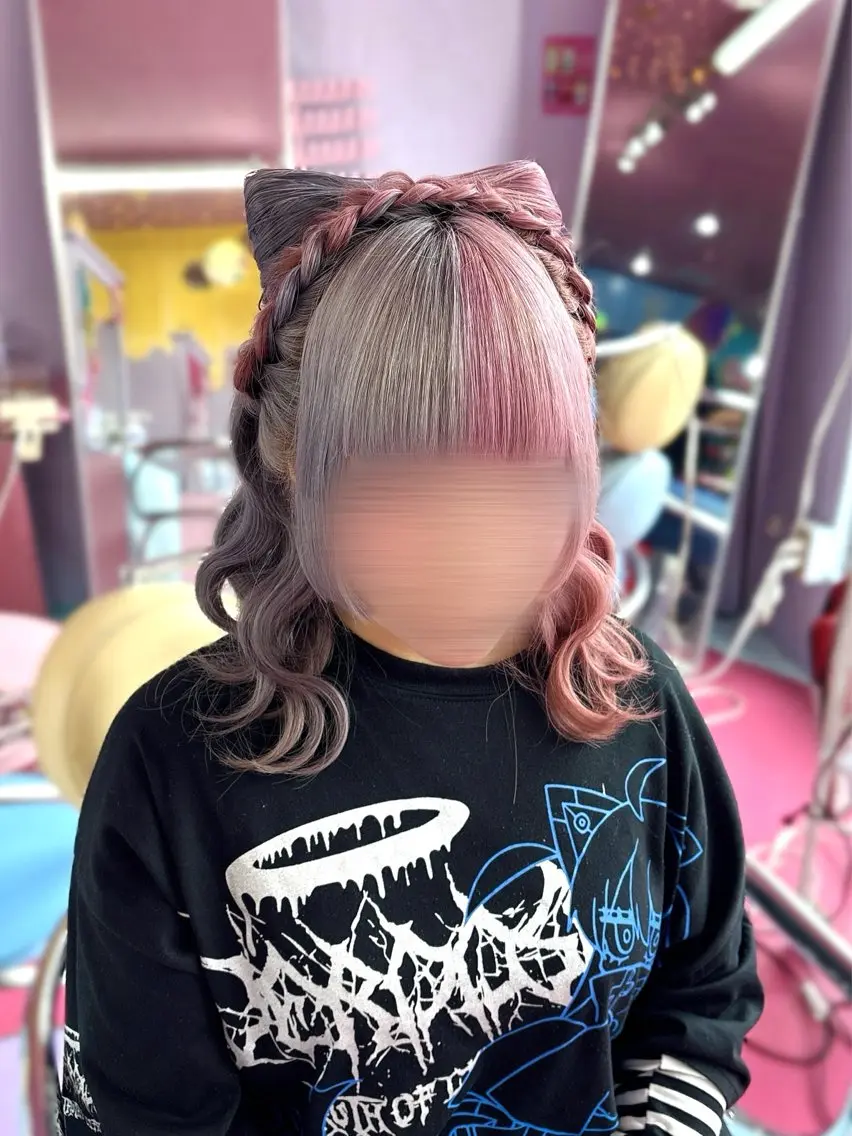 ミディアム ヘアアレンジ ヘアセット TOY🐈‍⬛🎀 派手髪/地雷系のヘアスタイル