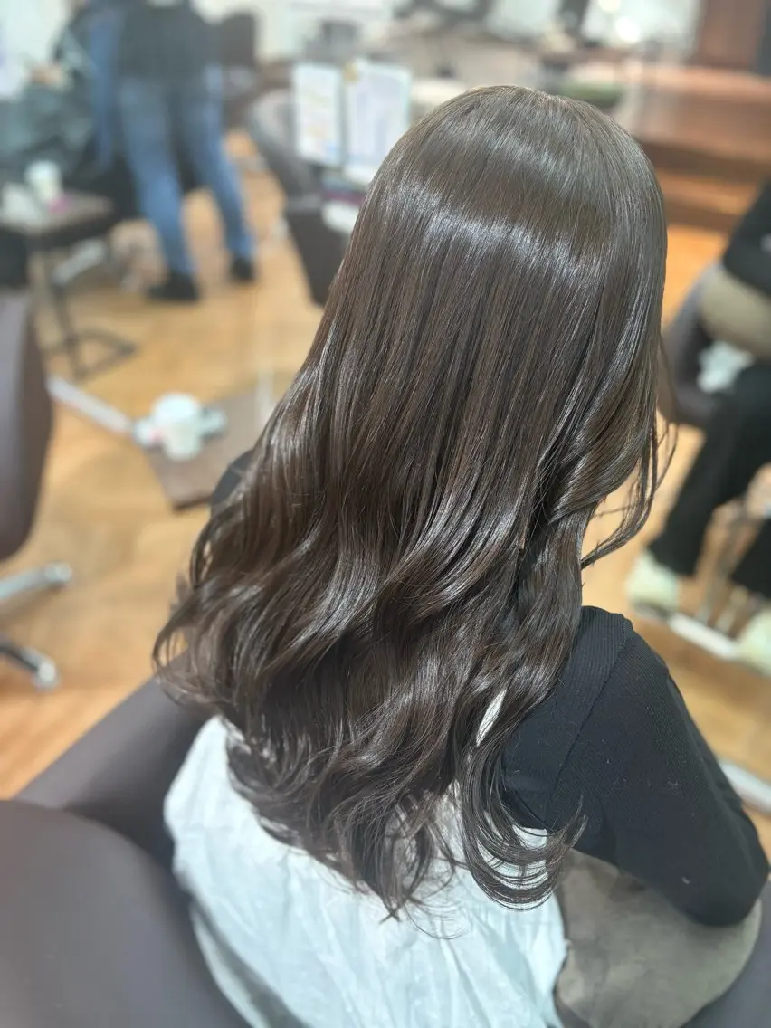 ロング カラー アッシュ アッシュグレー アッシュグレージュ グレージュ 🍒Ayana🍒 艶カラー🍒のヘアスタイル
