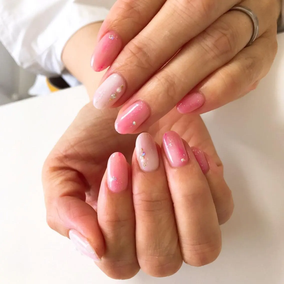 ネイル アートネイル 長さ出し フットネイル グリーン ニュアンスネイル Lily Roseスタッフ一同のマツエク・マツパデザイン