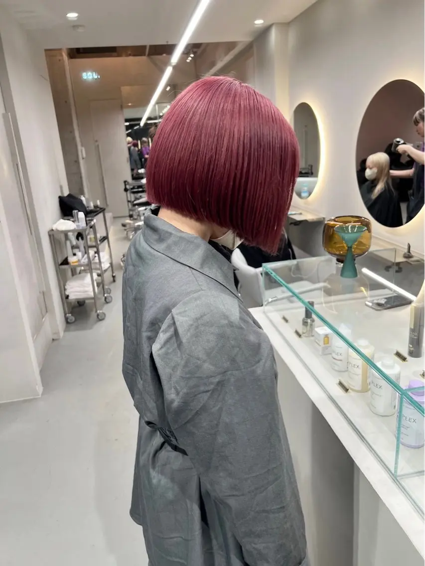 ショート カラー ブリーチ ハイトーンカラー レッドカラー 縮毛矯正 トリートメント ケアブリーチカラー 橋本一輝のヘアスタイル