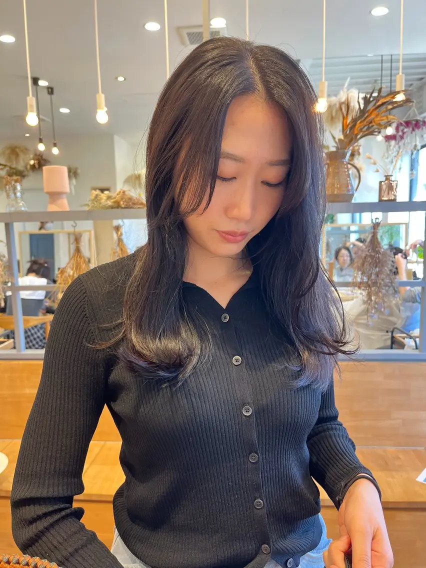 セミロング カラー 吉原 由菜のヘアスタイル