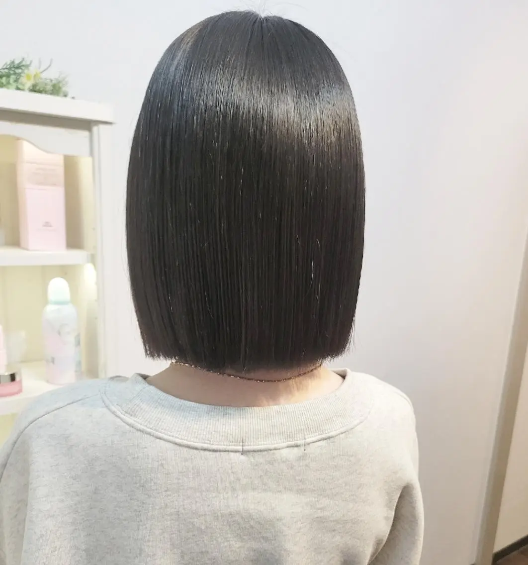 カラー ショート 黒髪 ボブ 伊藤 功士のヘアスタイル