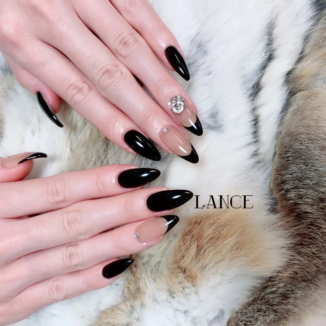 ネイル オーロラネイル フレンチネイル キラキラネイル ニュアンスネイル ピンク ハンドネイル Lance nailのネイルデザイン