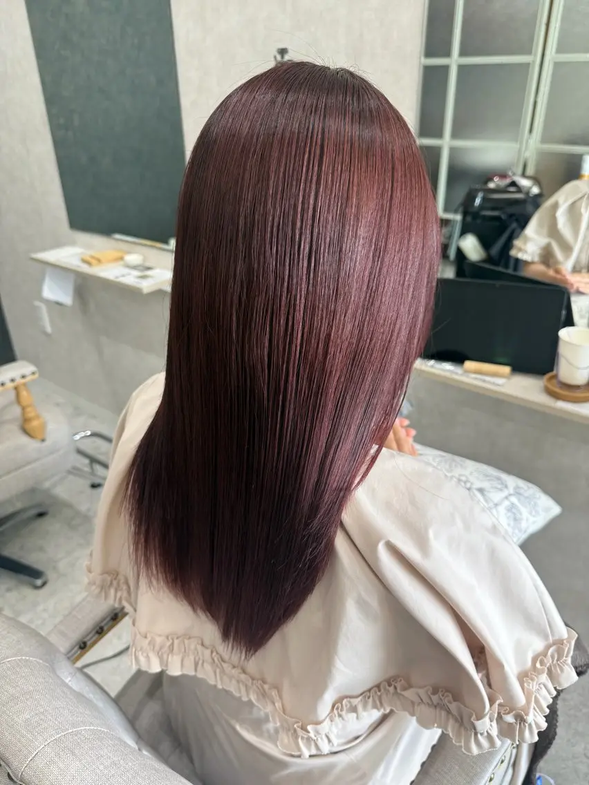 セミロング カラー ダブルカラー レッドカラー 粂田 美友のヘアスタイル