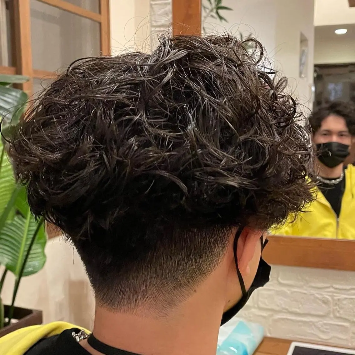 ショート パーマ メンズ メンズパーマ 外国人風カラー ニュアンスパーマ 松永 竜汰のヘアスタイル