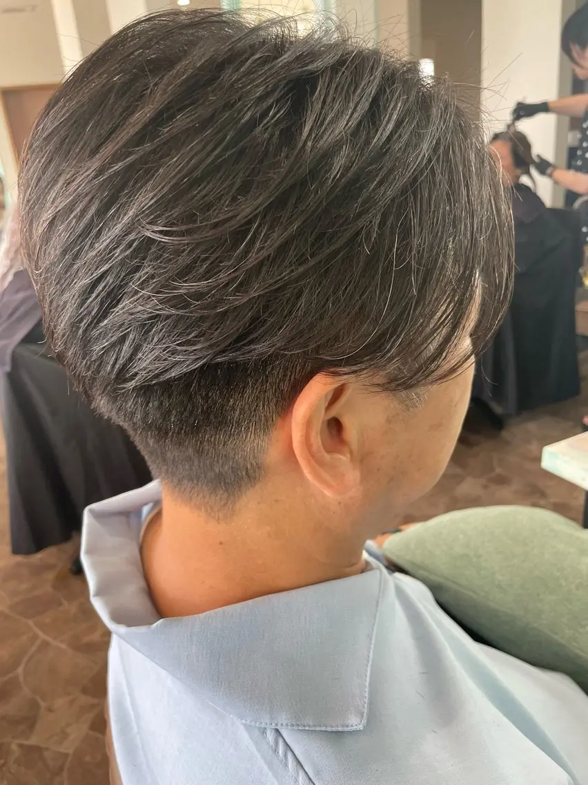 ミディアム 栗原 里奈のヘアスタイル