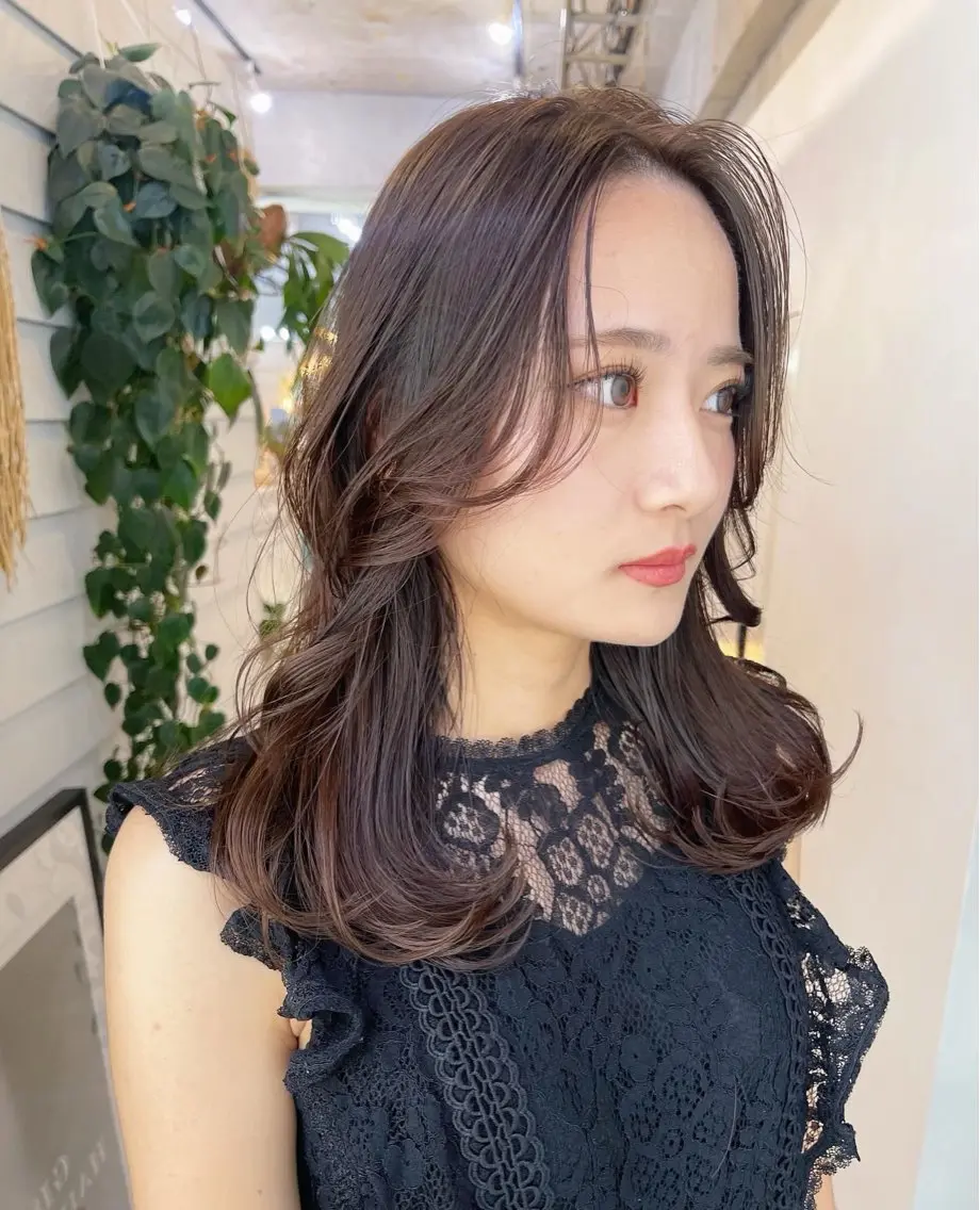 ミディアム カラー 顔周りカット カット ヘアカラー AiM 大名　似合わせカットのヘアスタイル