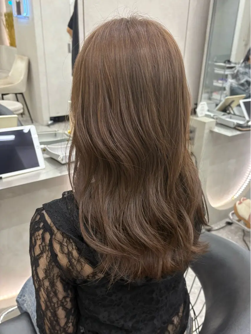 ミディアム ヘアアレンジ カット ヘアカラー fumika🎀 ベージュのヘアスタイル